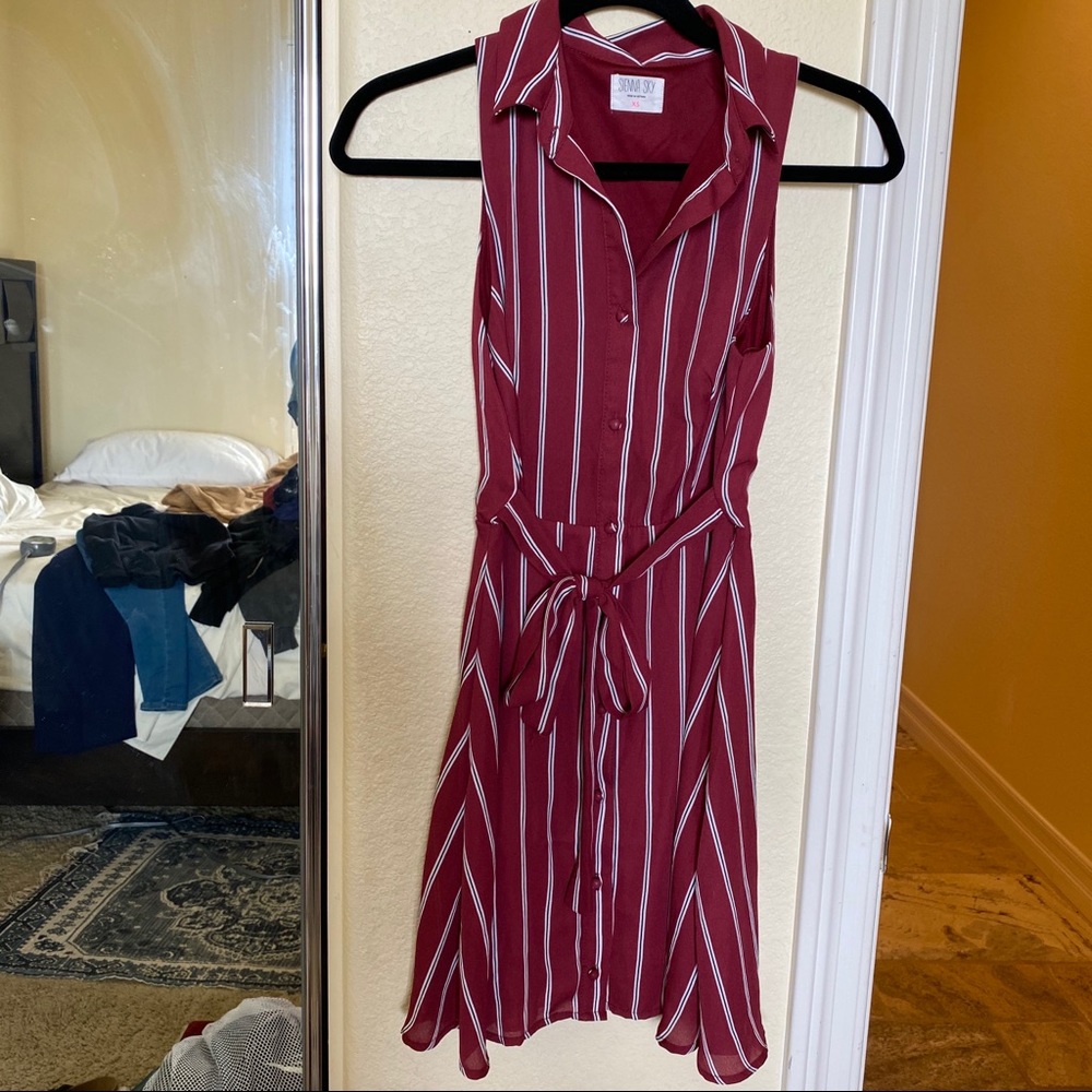 Button up dress with collar and bow